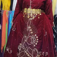 تعدادی لباس محلی در حد نو بفروش میرسه