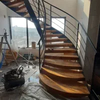 ساخت و اجرای راه پله چوبی