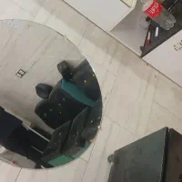 یک عدد ایینه قدی و اینه گرد|آرایشگاه و سالنهای زیبایی|مشهد, شهرک مهرگان|دیوار