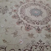 ۲ عدد فرش در حد نو و یکی کاملا نو