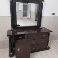 تخت خواب و میز آرایش