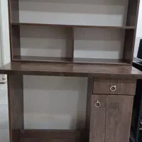 میزمطالعه و کتابخانه