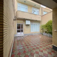 رهن حیاط دربستی نصف راه المهدی برخیابان اصلی