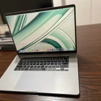 مک بوک پرو ۱۶ اینچی