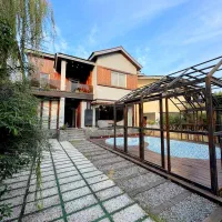 300 متر ویلا با استخر شهرکی /مبله محدوده رویان