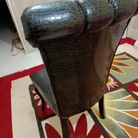 صندلی چوبی چرم سالم درحد نو