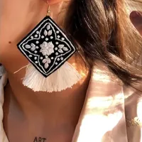 گوشواره دست‌دوز