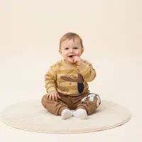 همکار خانم برای فروش لباس بچگانه