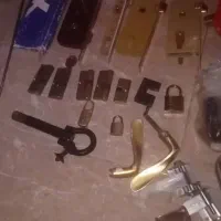 تعدادی مغزی وجاقفلی همراه بادستگیره