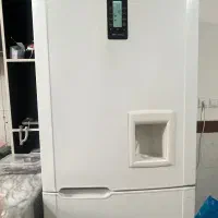 یک یخچال هیمالیا و یک اجاق گاز درحدنو