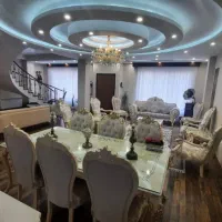 تریبلکس ۲۵۰متری/ فول امکانات/ داخل شهر