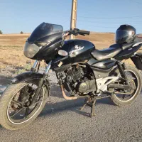 موتورسیکلت پالس ۲۰۰ ug4