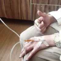 خدمات پرستاری(سرم تراپی)وصل سرم سوند