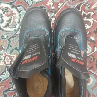 کفش ایمنی . دستکش کار .لباس کار .پوتین