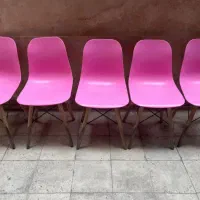 صندلی پایه چوبی بدنه پلاستیک فشرده