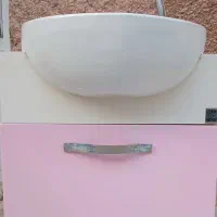 روشویی همراه با کابین و شیرآب در حد نو