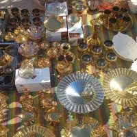 ظروف چینی و طلایی