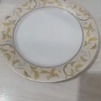 یک دست بشقاب چینی