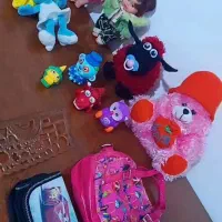 تعدادی عروسک یکجا