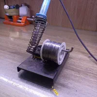 خدمات برقی (آیفون)و(برق کاری و سرویس کولر)