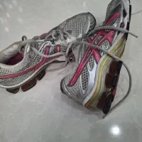 کتونی اسیکس سایز ۴۰ .