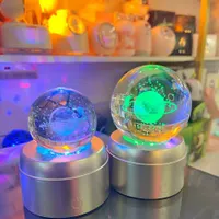 گوی کریستال پایه نقره ای و پایه طلایی در شهر ریسه|چراغ خواب و آباژور|شیراز, فخرآباد|دیوار