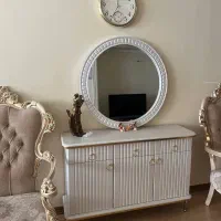 آینه و کنسول سفید