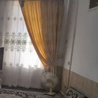 دو عدد دستک روی پرده