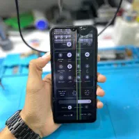 *خریدار گوشی های ال سی دی شکسته*