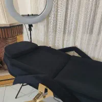 جایی دنبال تخت برای مژه یا میز ناخن هستی