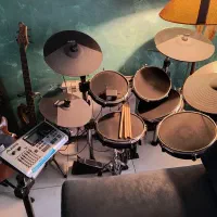 وی درام ALESIS