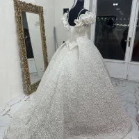 لباس عروس|لباس|جناح, |دیوار