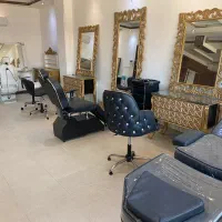 تجهیزات ووسایل کامل سالن آرایشگاه|آرایشگاه و سالنهای زیبایی|لاهیجان, شیخ زاهد|دیوار