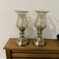 یک جفت شمعدان یا لاله کاملا نو مناسب هدیه