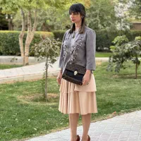 شومیز و دامن مجلسی|لباس|شاهین‌شهر, شهرک منازل چوبی|دیوار