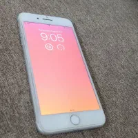 اپل iPhone 8 Plus با حافظهٔ ۶۴ گیگابایت