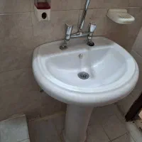 دوعدد روشویی با آینه