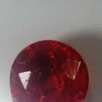 دو عدد الماس حدود۶قیراط ویک یاقوت برمه