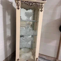 بوفه تمیز پشت آیینه