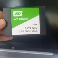 هارد ssd و ۱۲۰ گیگ۶۴ و ۳۲۰گیگ HDD رم ۸ گیگ