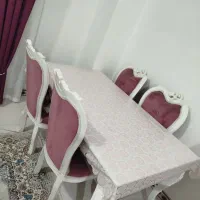 میز غذاخوری در حد نو