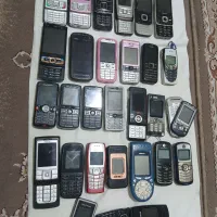 تعدادی گوشی قدیمی نوکیا و سونی اریکسون