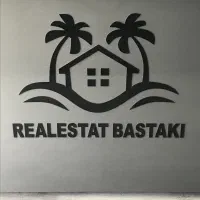 منشی خانم برای دفتر املاک