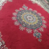 فرش قرمز خوش رنگ در حد نو