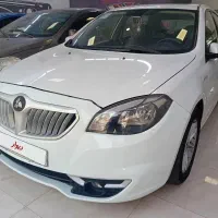 برلیانس هاچبک ۳۲۰اتوماتیک۱۵۰۰