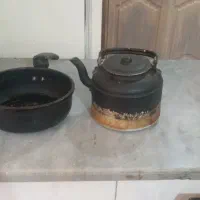 یک کتری ویک ماهیتابه نسوز هر کدوم ۱۳۰