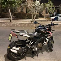 ان اس ۲۰۰|موتورسیکلت|کرج, کلاک نو|دیوار