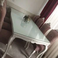 یک دست مبل هفت نفره ومیز غذا هشت نفره