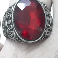 انگشتر نقره ای نگین سرخ براق