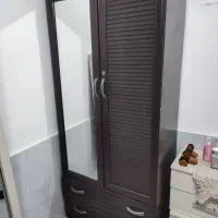 کمد لباس.